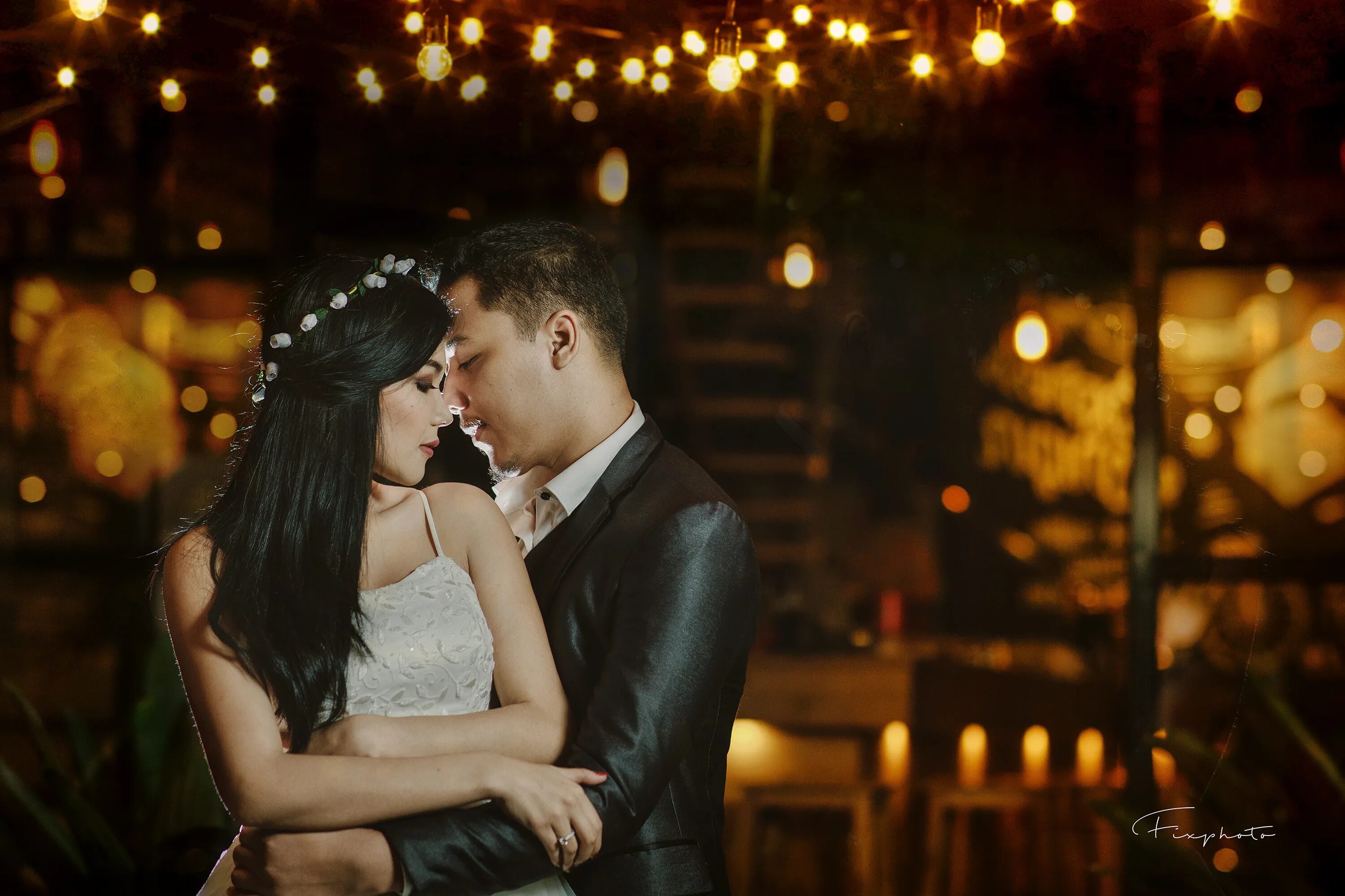 Пришла на свадьбу любимого. Пришла на свадьбу. Пара в свадебном наряде. Красивые жених и невеста. Жених и невеста картинки.