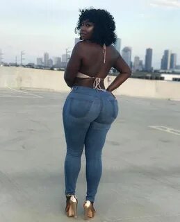 BIG BOOTY BRUNETTE Hot Jeans, Sexy Jeans, Tight Jeans, Black Girls, Sexy Gi...