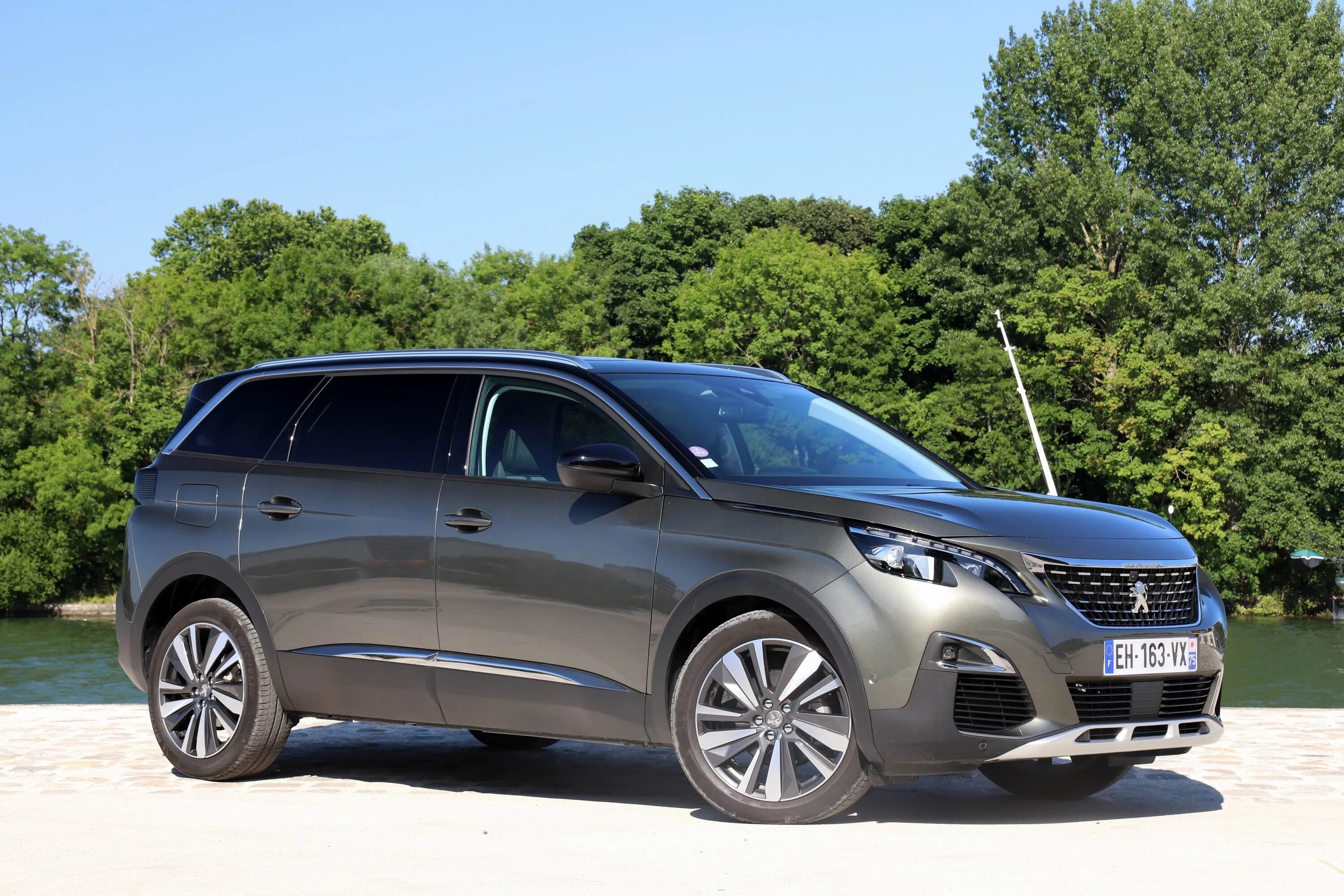 Peugeot 5008. Пежо 5008 2019. Пежо 5008 gt. Peugeot 5008 SW. Пежо 5008 коричневый.