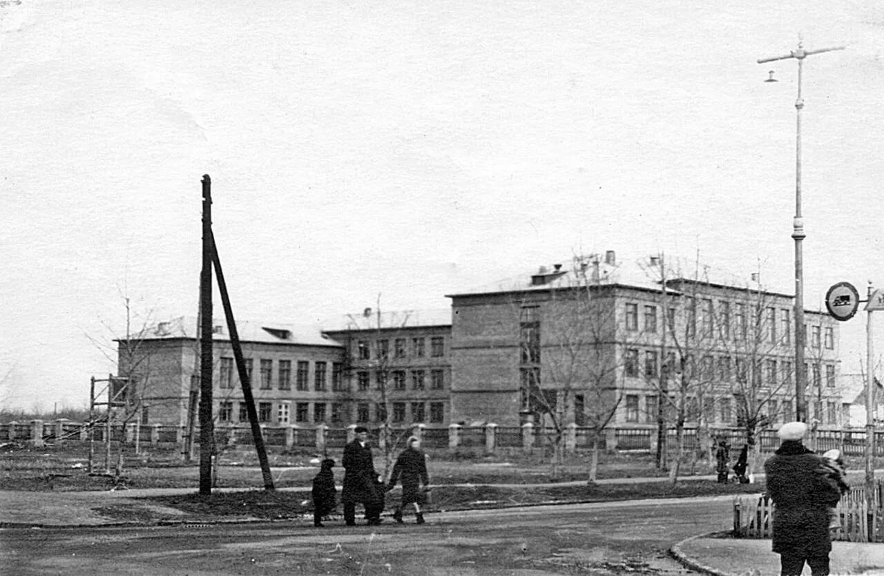 Школа номер 594 санкт-петербург. Сулимова 4 екатеринбург. История улицы учителей. История улицы учителей. История улицы учителей.