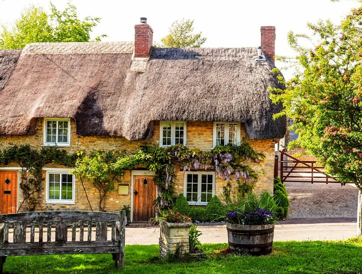 На даче. City house. Cottages city. Pocket neighborhood. Cottages city.