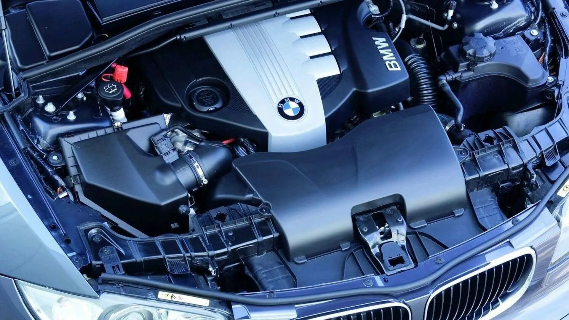 Двигатель бмв х3 2.0. BMW x1 n47. Мотор БМВ n47. BMW e90 n47. Двигатель n47 дизель БМВ.