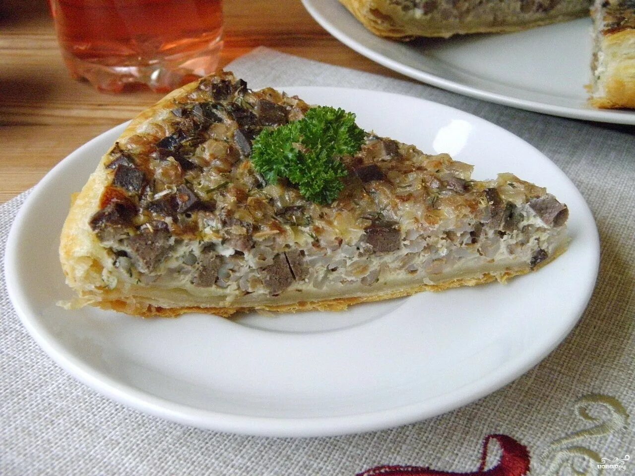 Рецепт пирога с печенью куриной. Гречневый пирог. греча и пироги. пирог с печенью и грибами картинка.