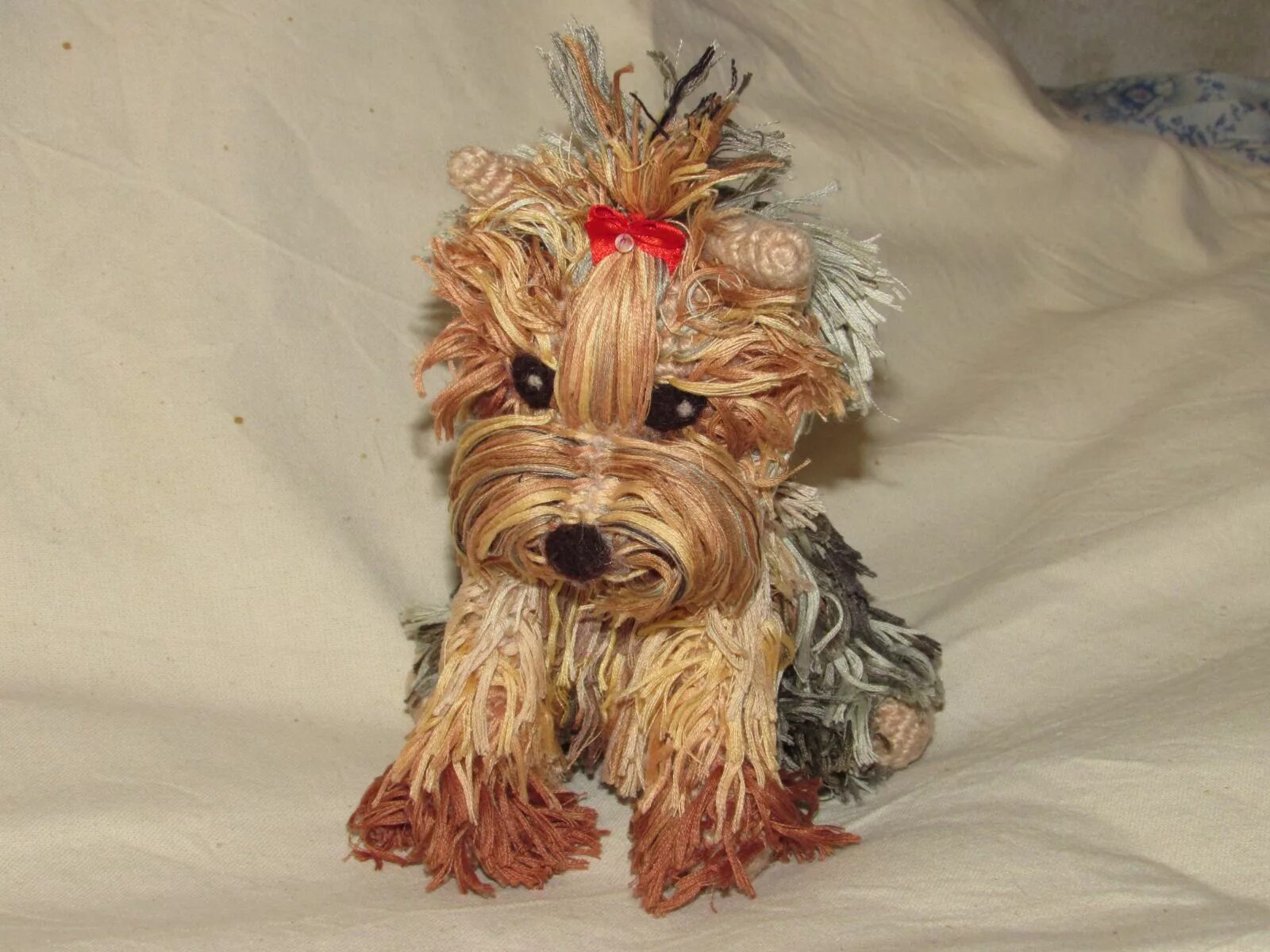 амигуруми йоркширский терьер. вязаная собачка йоркширский терьер. амигуруми йоркширский терьер. вязание крючком терьер. вязаный йоркширский терьер.