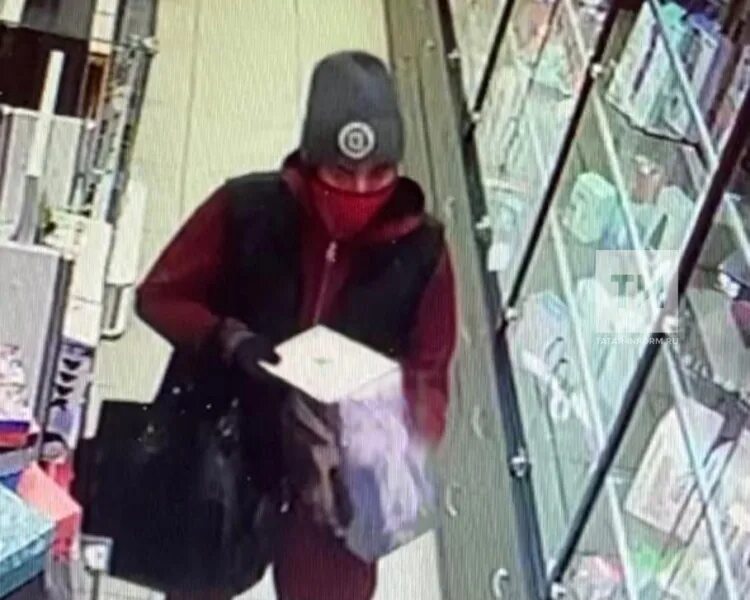 украл резиновую