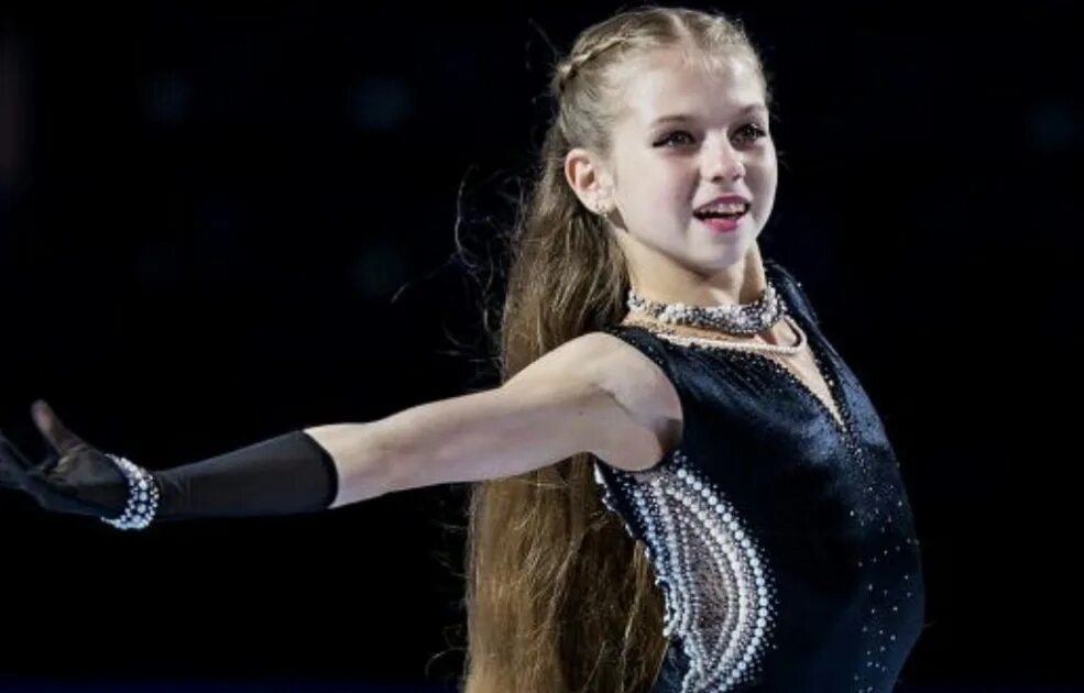 Фигурное катание трусова плющенко. Как зовут тренера трусовой. Как зовут тренера трусовой. Тренер александры трусовой. Фото александры трусовой.