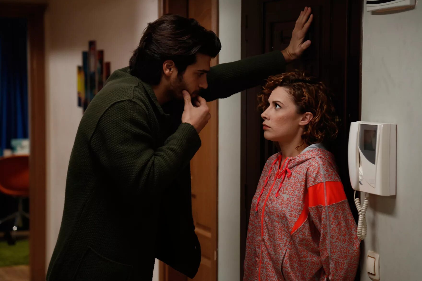 Defne yalin турецкий сериал. джан яман сериалы любовь назло. любовь назло турецкий сериал. упрямая любовь русском языке. упрямая любовь русском языке.