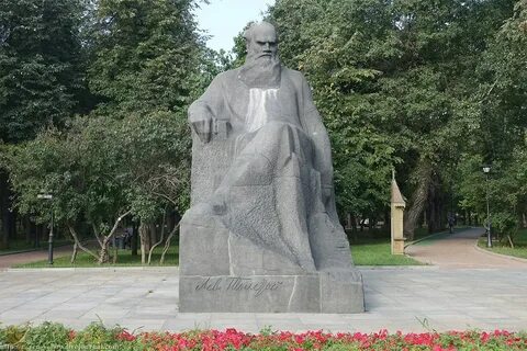 Лев николаевич толстой памятник