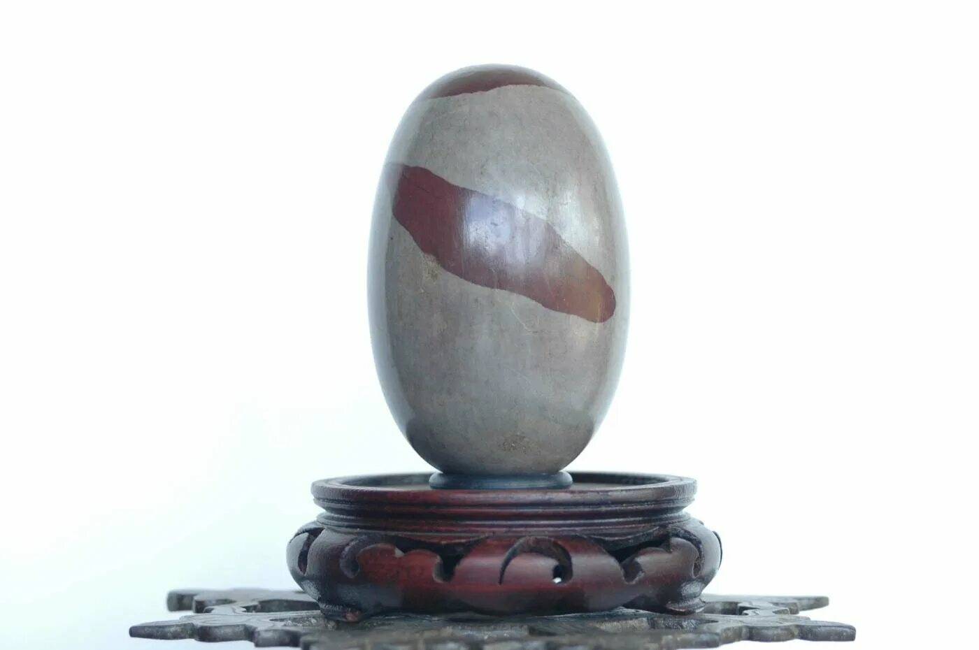 Каменный шивалингам. Камень шивы. Камень шивы. Камень шивы. Трипура барельеф шива.