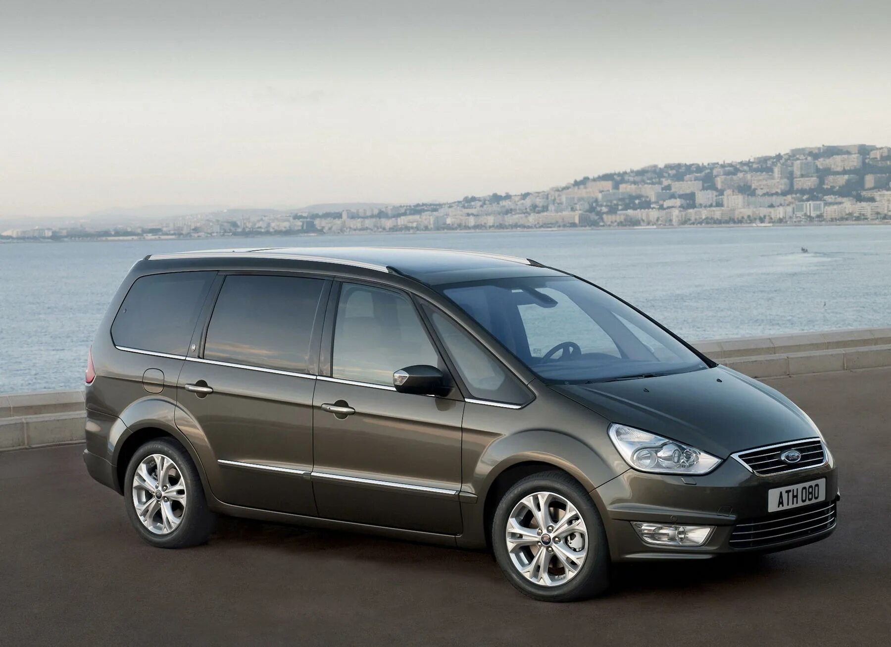 Куплю форд галакси дизель. Ford Galaxy 2010. Минивэн Форд галакси. Форд галакси 2015. Форд галакси 2 2015.