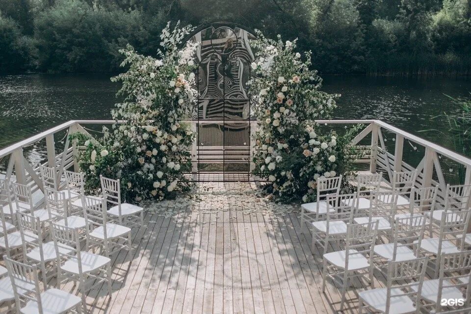 Парк новая боевка курск. Парк боева дача. Боевка в курске пикник парк. Парк новая боевка курск. Фото катание на лодках на боевке курск.