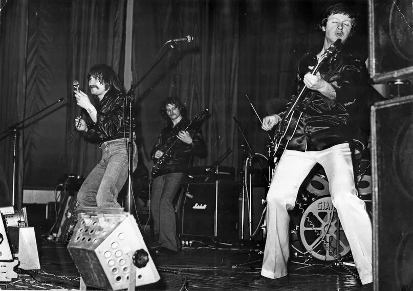 Группа земляне в молодости 80. Группа земляне 1986. Земляне 80 х. Земляне 80 х. Группа земляне 80.