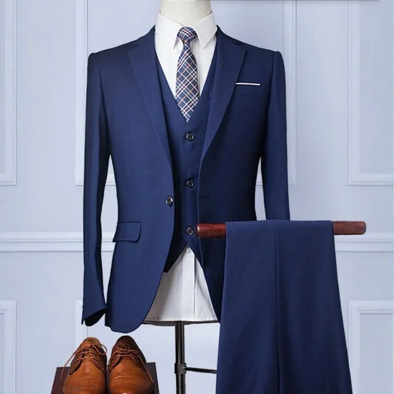 Rotiform диски. 3 piece 1. Пошив мужских костюмов. Мужчина в классическом костюме. Blue three piece suit.