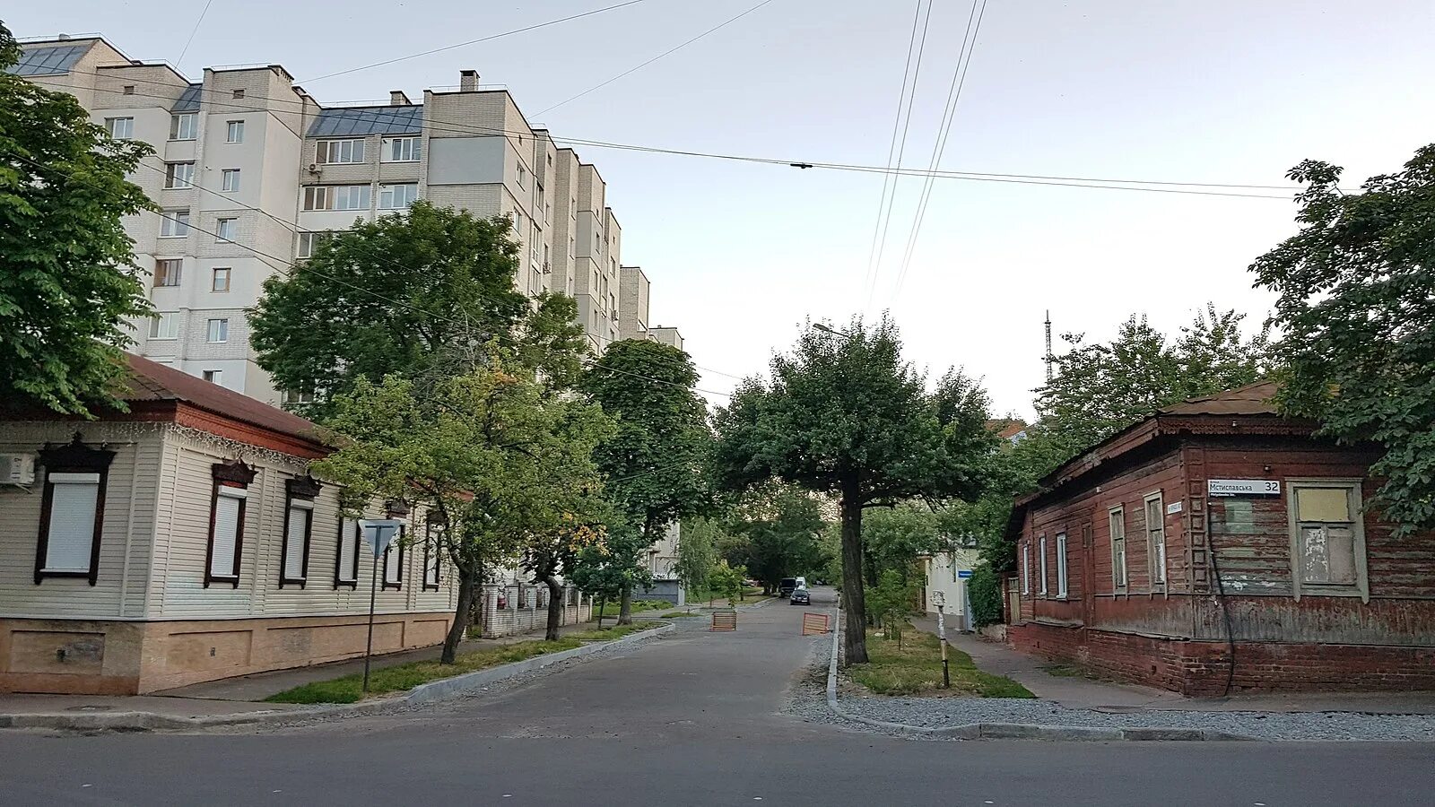 Черниговская 2а. Циолковского, 2-в. Минск, ул. Черниговская 2а. Монетка тюмень.