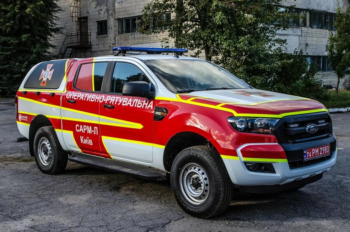 Машины спасатели. Toyota hilux пожарный. Дснс ford ranger. Машины спасатели. Асм-41-02 (газель 27057).