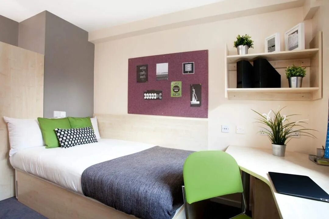 Share a flat. Спальня студента. Student Bedroom. Glance around the Room. Accommodation for students Design ideas.