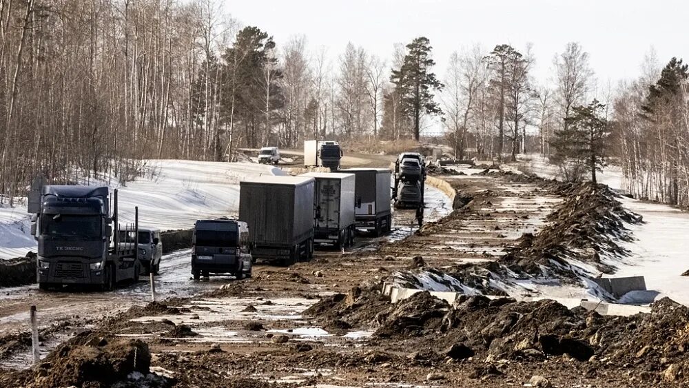 Дорога иркутск владивосток. Дорога Россия. Федеральные дороги России. Ремонт автодорог. Движение большегрузов в Бурятии.