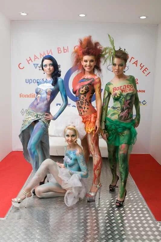 Реклама боди. Реклама боди. Реклама боди. Рози хантингтон burberry. Тамара черницына модель из рекламы пеноплекс.