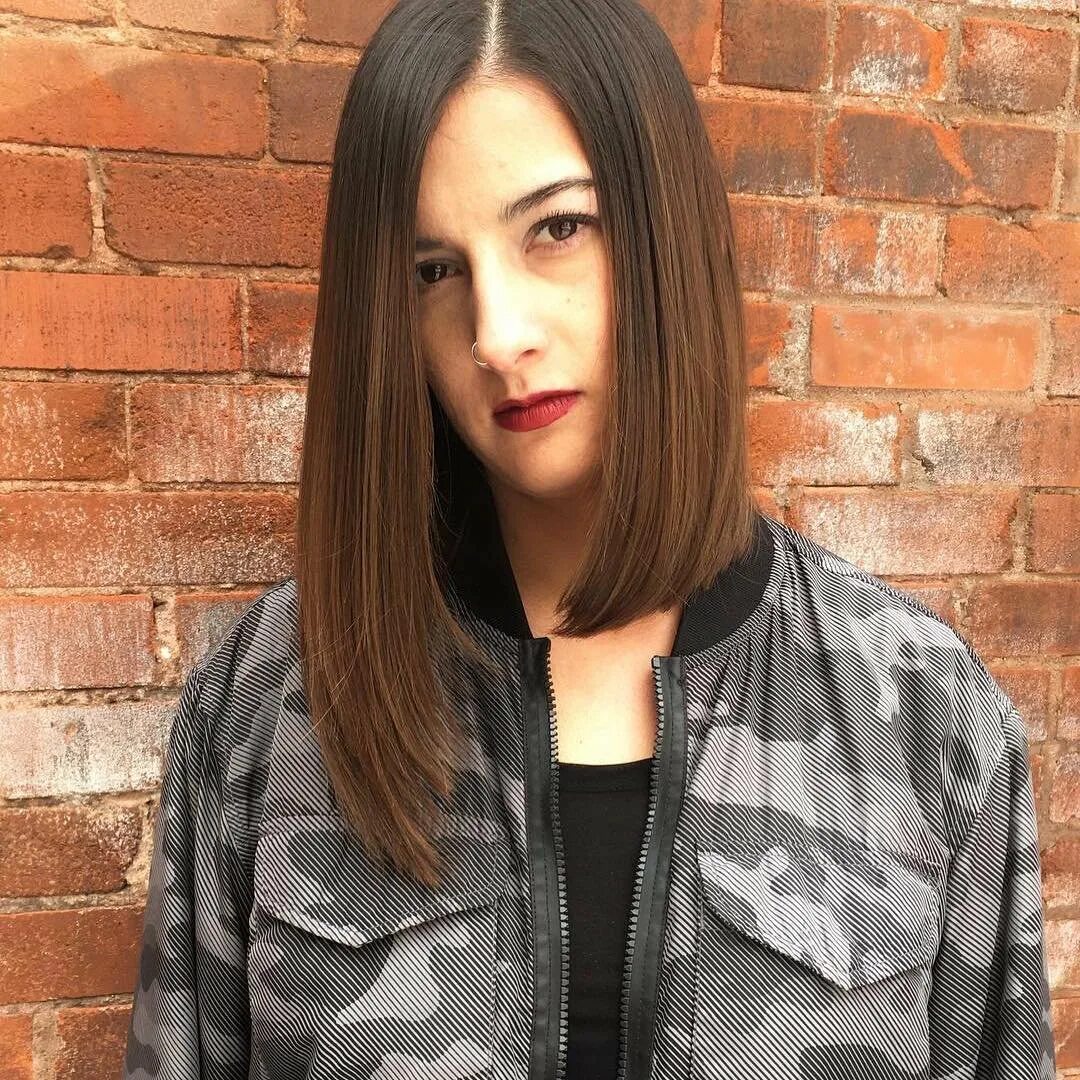 Стрижка ассиметричная на длинные. Стрижка асимметрия на средние волосы. Стрижка каскад симметричный. Асимметричная стрижка на длинные волосы с челкой. Стрижка каскад асимметрия.