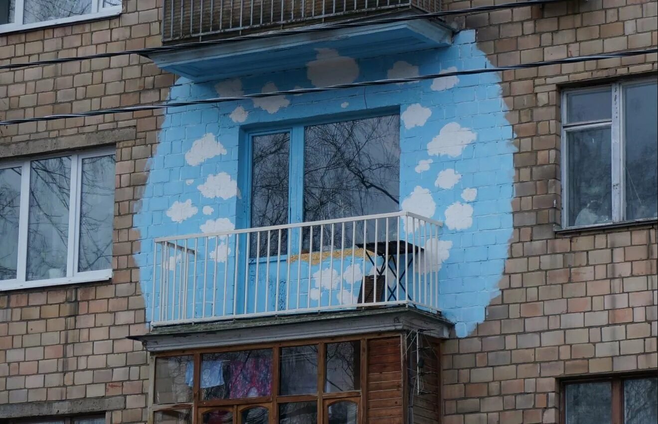 Необычные балконы. Балкон смешной. Балкон прикол. Российский балкон.