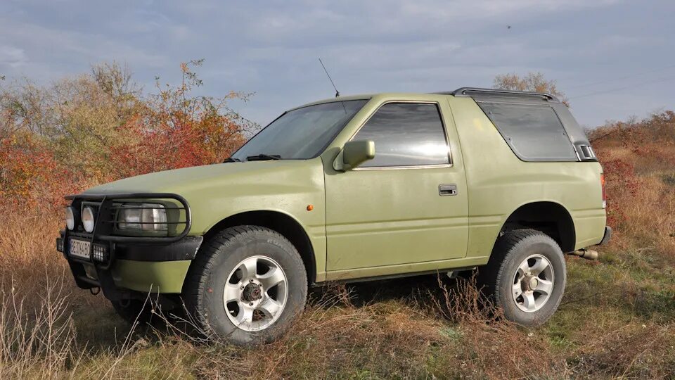 Opel полный привод. Opel Frontera 2.0 Sport. Opel Frontera Sport. Опель Фронтера а спорт 2.0. Opel Frontera Sport 1994 года.