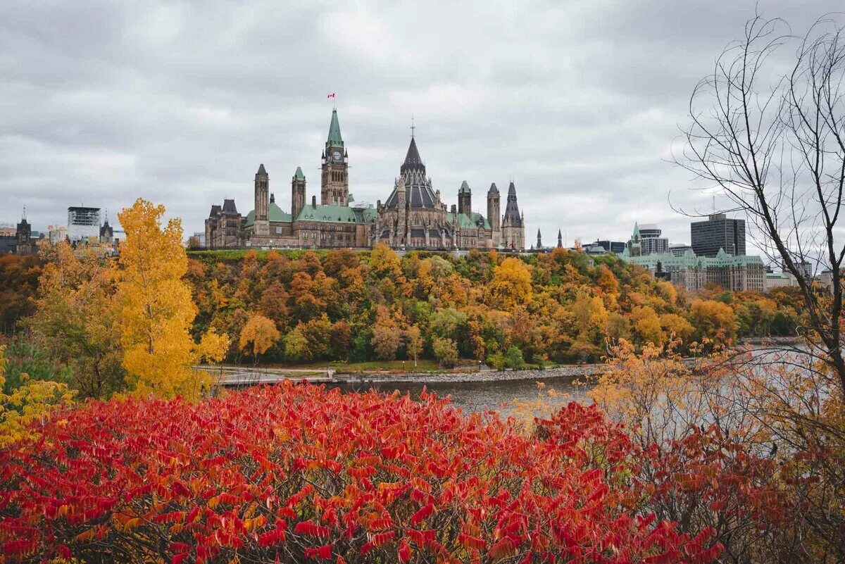 Климат городов канады. Оттава Онтарио Канада. Оттава столица Канады. Канада Оттава осень. Оттава Карлтон Оттава.