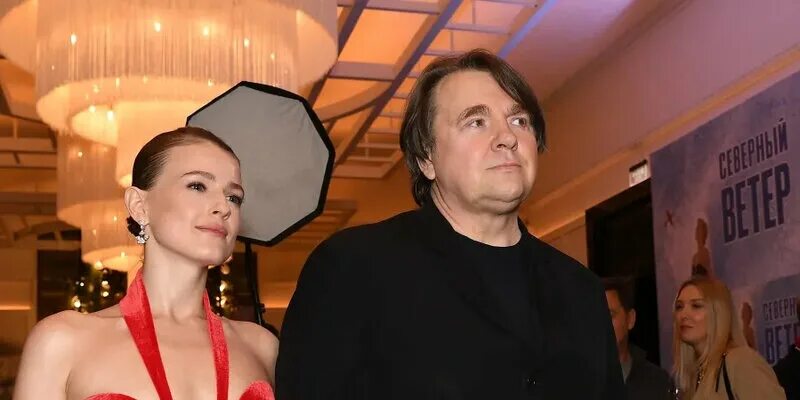 Софья и Константин Эрнст украсили премьеру "Золото Умальты" своим присутствием R