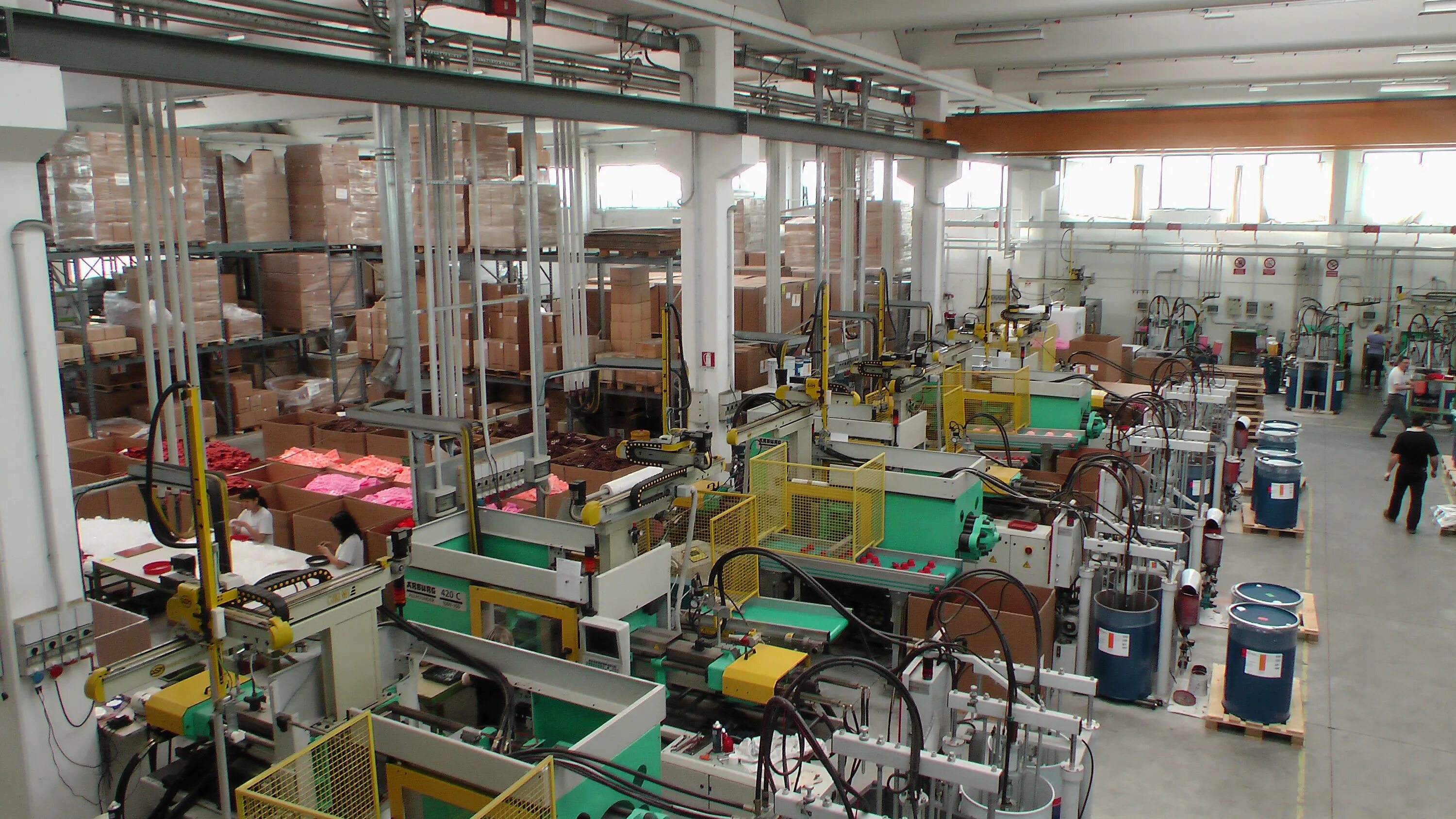 Inside factory. Factory inside. экономная фабрика. потогонные фабрики. фабрика смартфонов фото.