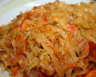 Тушена капуста