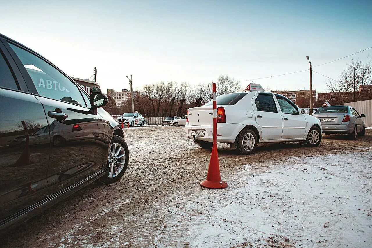 Сайт автошколы челябинск. Автошкола экипаж Челябинск. Автодром автошколы экипаж Челябинск. Автошкола Лидер Челябинск. Автошколу Чук Челябинск.