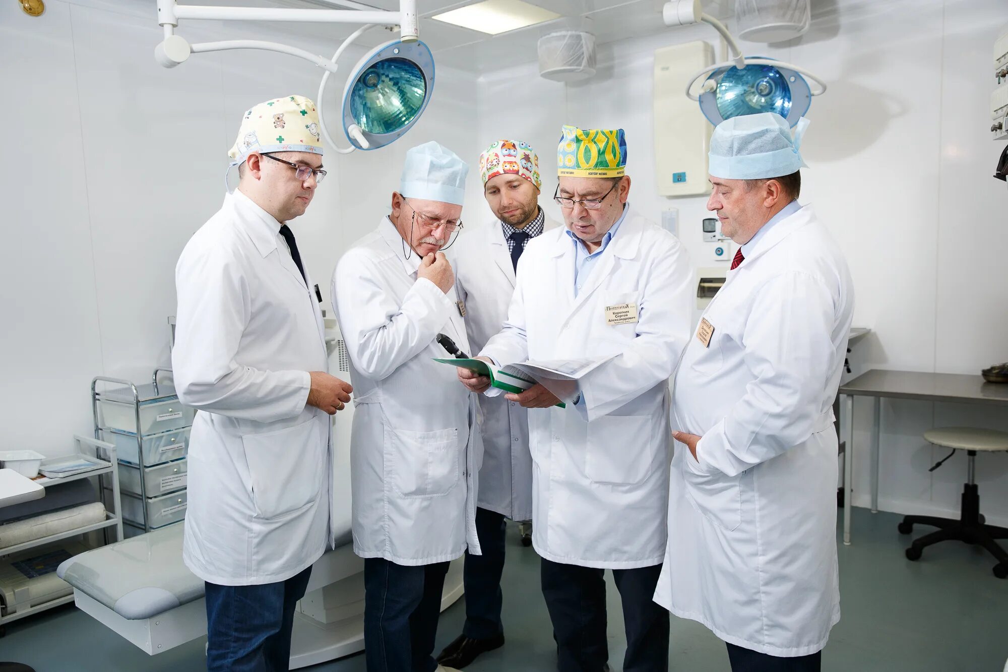 Профессорская плюс сайт. Профессорская офтальмолог екатеринбург. мнтк профессорская.