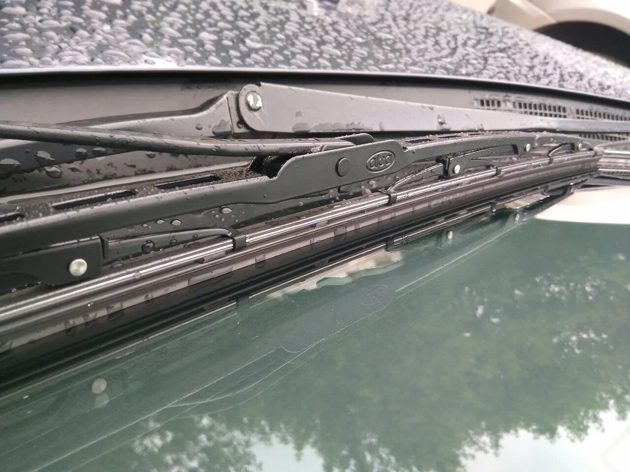 Зимние дворники для висты 50 кузовах. Как одеть зимние дворники. Щётка стеклоочистителя зимняя alca winter 650. Щетки зимние веста 2021. Щетки зимние веста 2021.