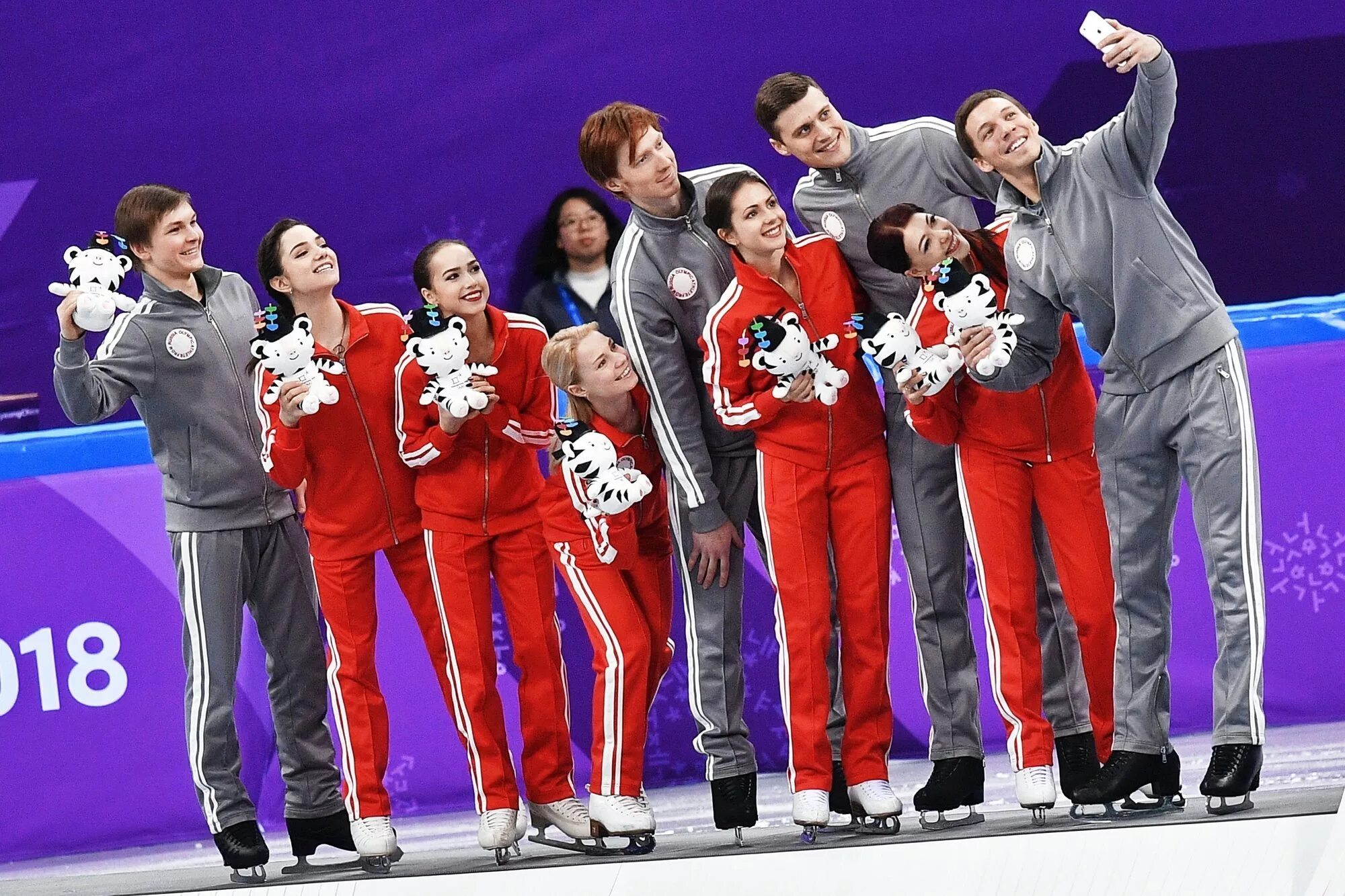 Медведева и Загитова ОИ 2022. Фигуристы на Олимпиаде 2018. Результаты фигурного катания москва