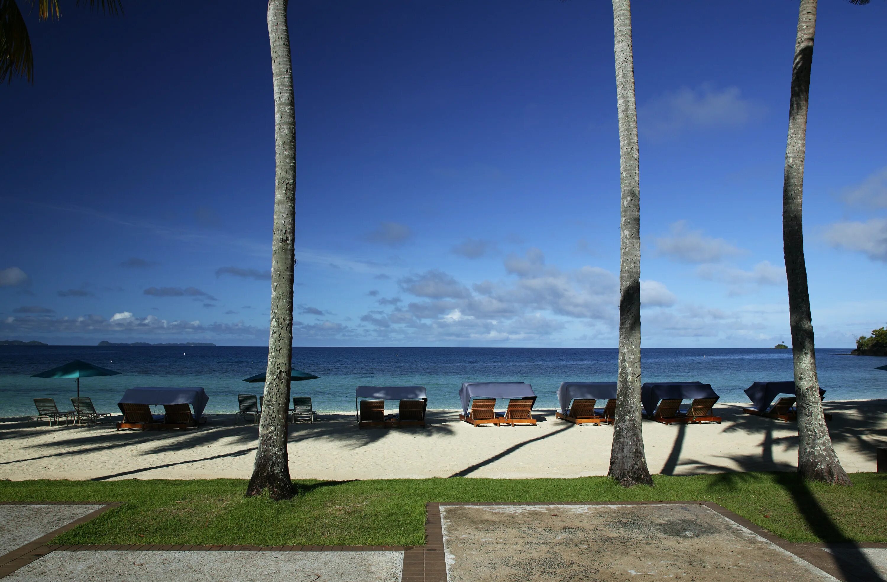 Private beach. Пляж картинки. Панорамные снимки пляжа. Прайват Бич. Настоящий Бич обои.