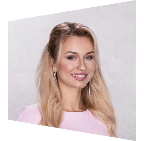 Ведущий ств. Канал ств беларусь. Ведущая новое утро беларусь. Ведущая ств. Ств (телеканал, белоруссия).