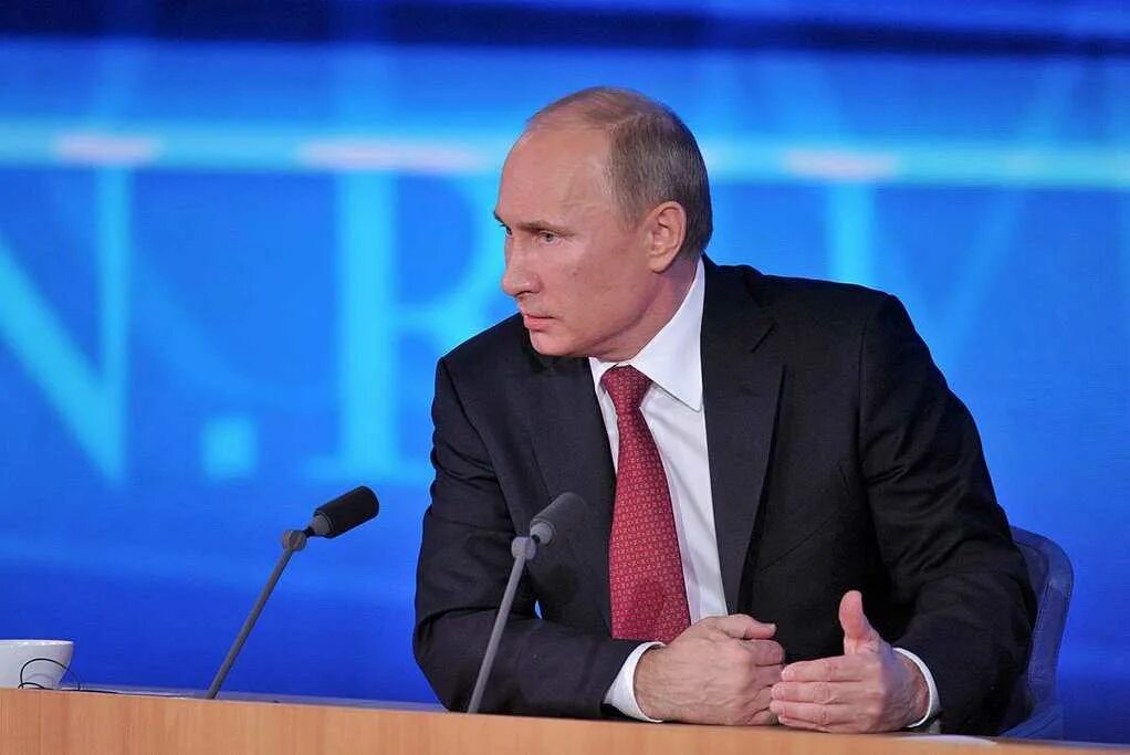 Прямая линия с вв путиным. Прямая линия с путиным. путин на прямой линии. прямая линия с владимиром путиным. путин 2025 год.