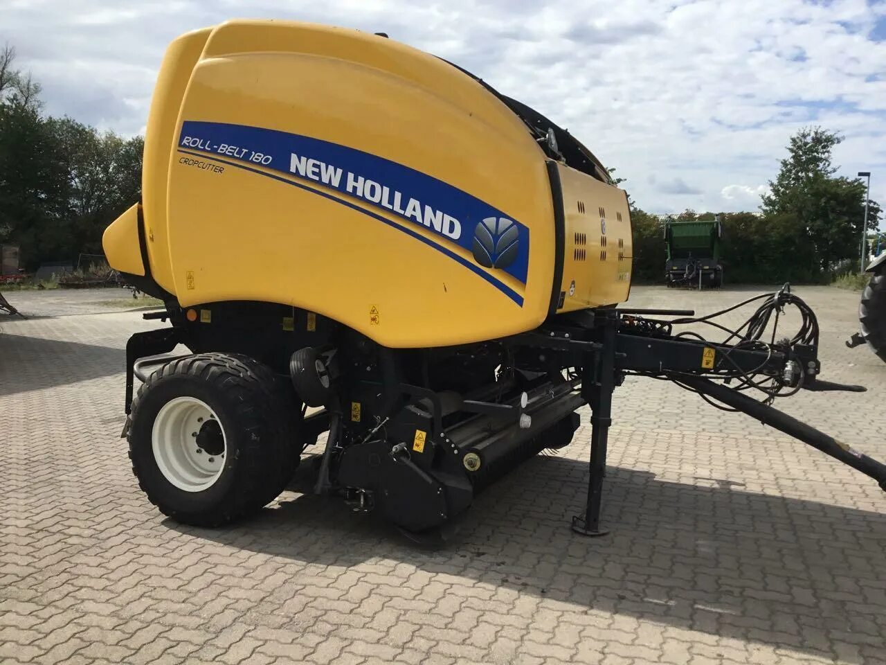 Пресс подборщик рулонный нюхоланд. CROPCUTTER 3400. Пресс подборщик New Holland 841. ПГА для New Holland. Фильтр new holland