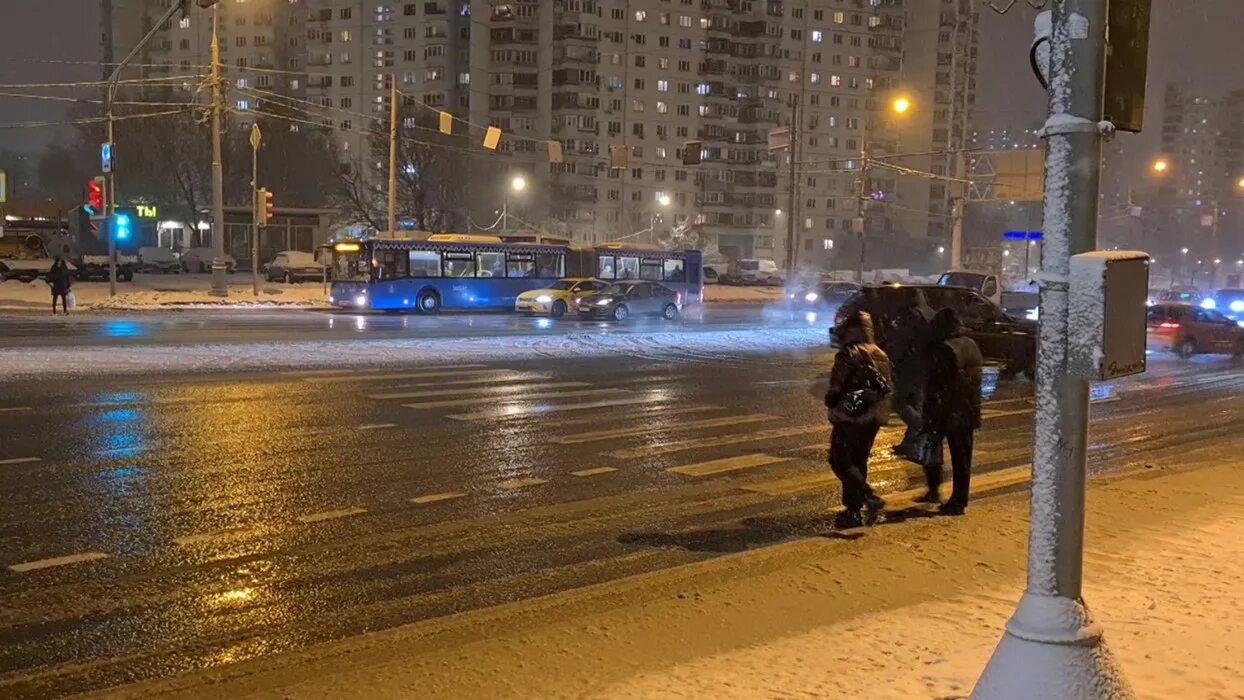 Вечерний снегопад. Снег в Москве. Снегопад в Москве. Москва вечером. Сегодня снег вечером будет