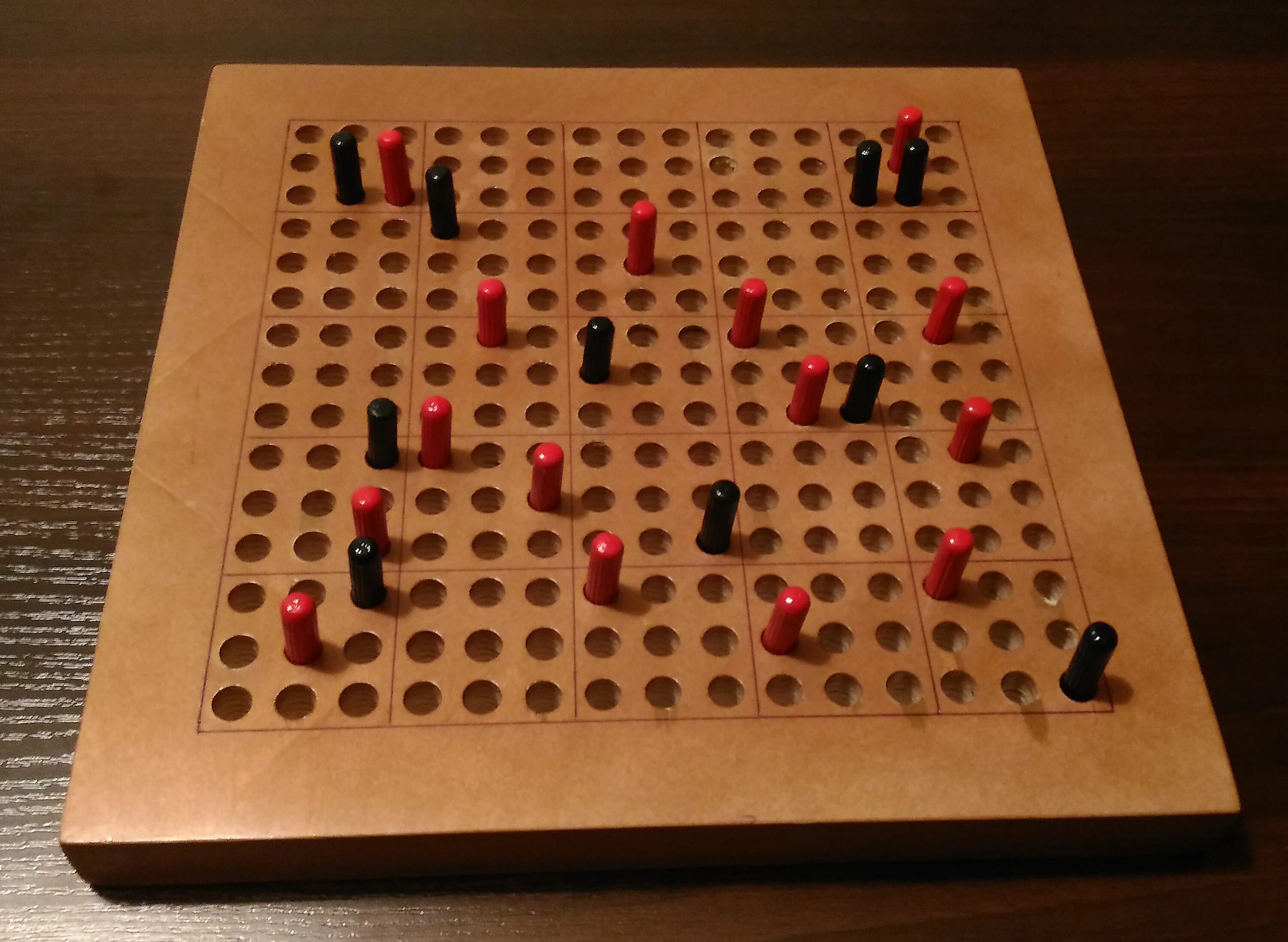 Цветные квадратики игровое поле. Квадратное игровое поле. Игровое поле для настольной игры. Квадратное поле в настольной игре. Камисадо поле.