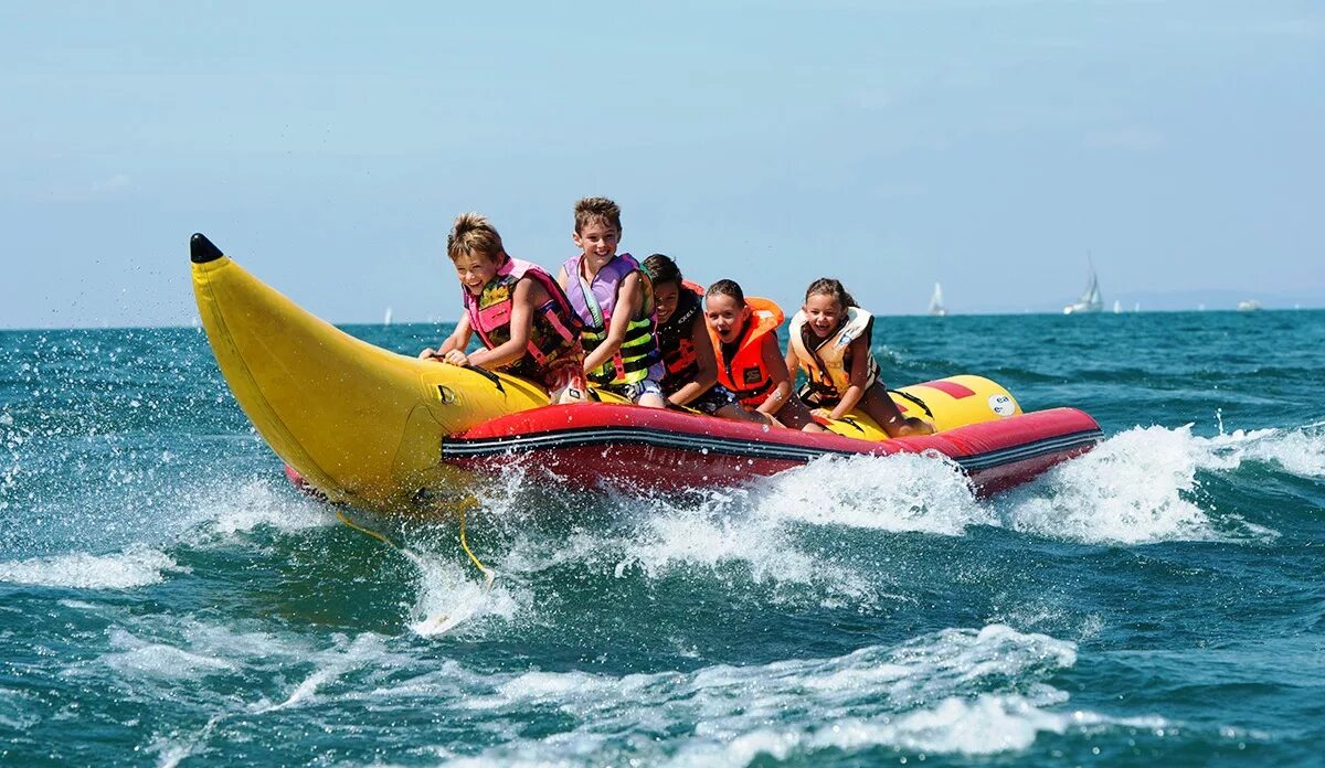 31 Different Types Of Boats Boat, Banana boat, Barge boat