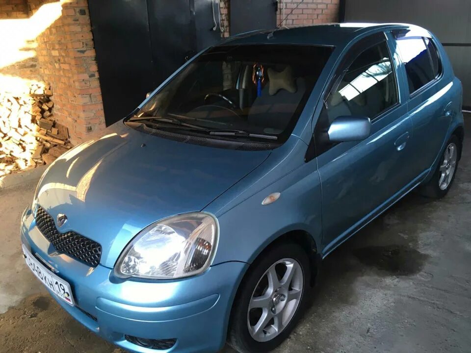 Тойота витц 2003. Toyota vitz 1. Тойота витц литровые. Тойота витц 2008г красный. Toyota vitz красный.