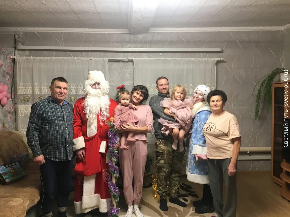Бречалов семья. Удмуртия год семьи. Год семьи удмуртии. Удмуртия год семьи. Орден удмуртии родительская слава.