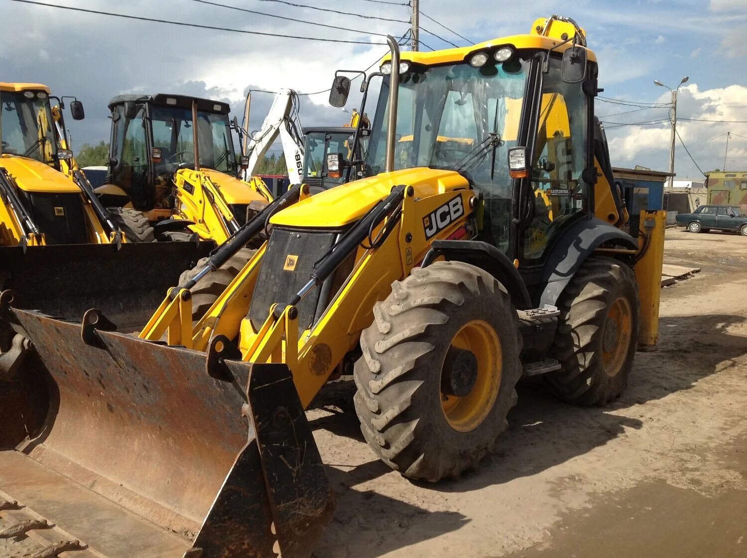 Трактора экскаватор погрузчик б у. Экскаватор-погрузчик JCB 4cx. JCB 3cx super. JCB 4. Трактор экскаватор погрузчик разные.