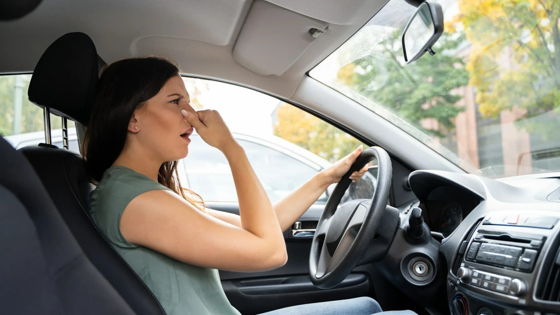 Living in my car. Неприятный запах в машине. Запах в салоне. Запах в салоне автомобиля. Аромат в салоне авто.