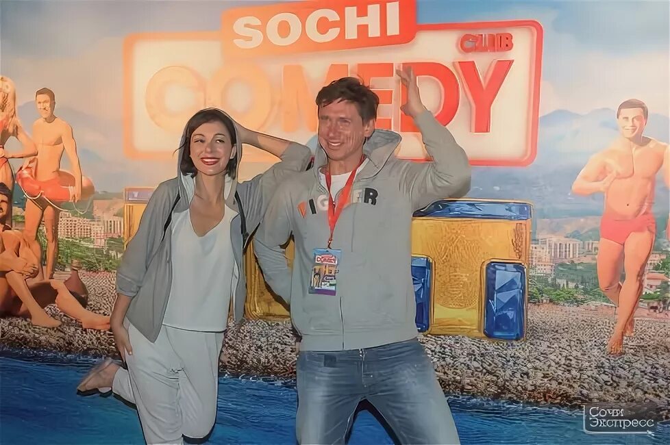 С кем Тимур Батрутдинов пришел на фестиваль "Неделя высокого юмора" 2015