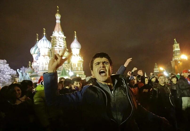 Почему в москве так много