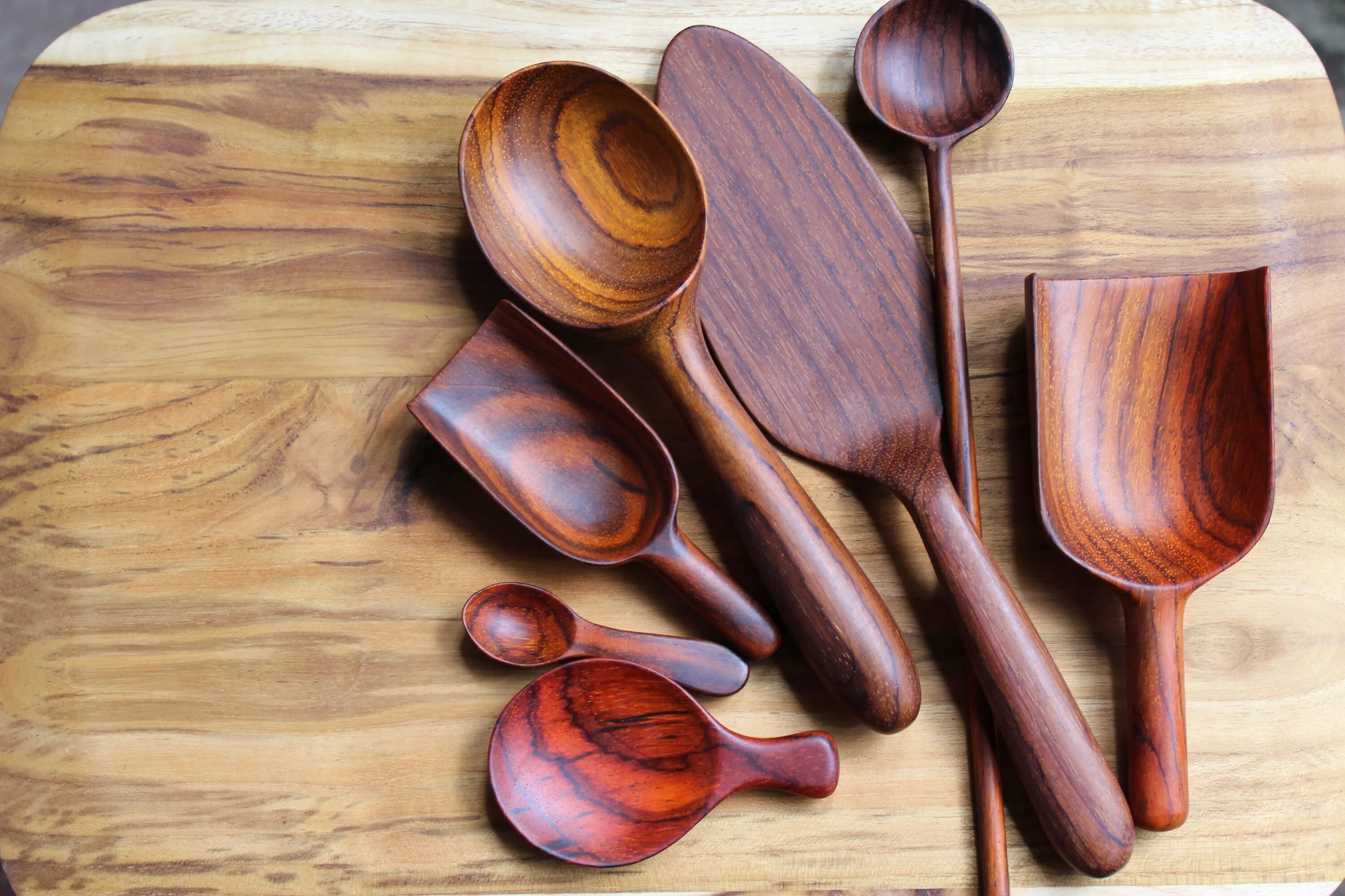 Посуда из дерева. Изделия из древесины. Кухонные изделия из дерева. Деревянные посуда для кухни. Wooden ru