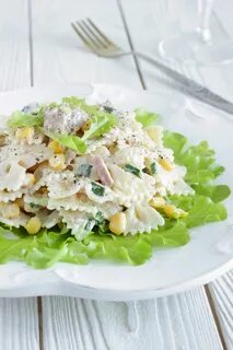 Рецепт салата с тунцом и яйцом кукурузой