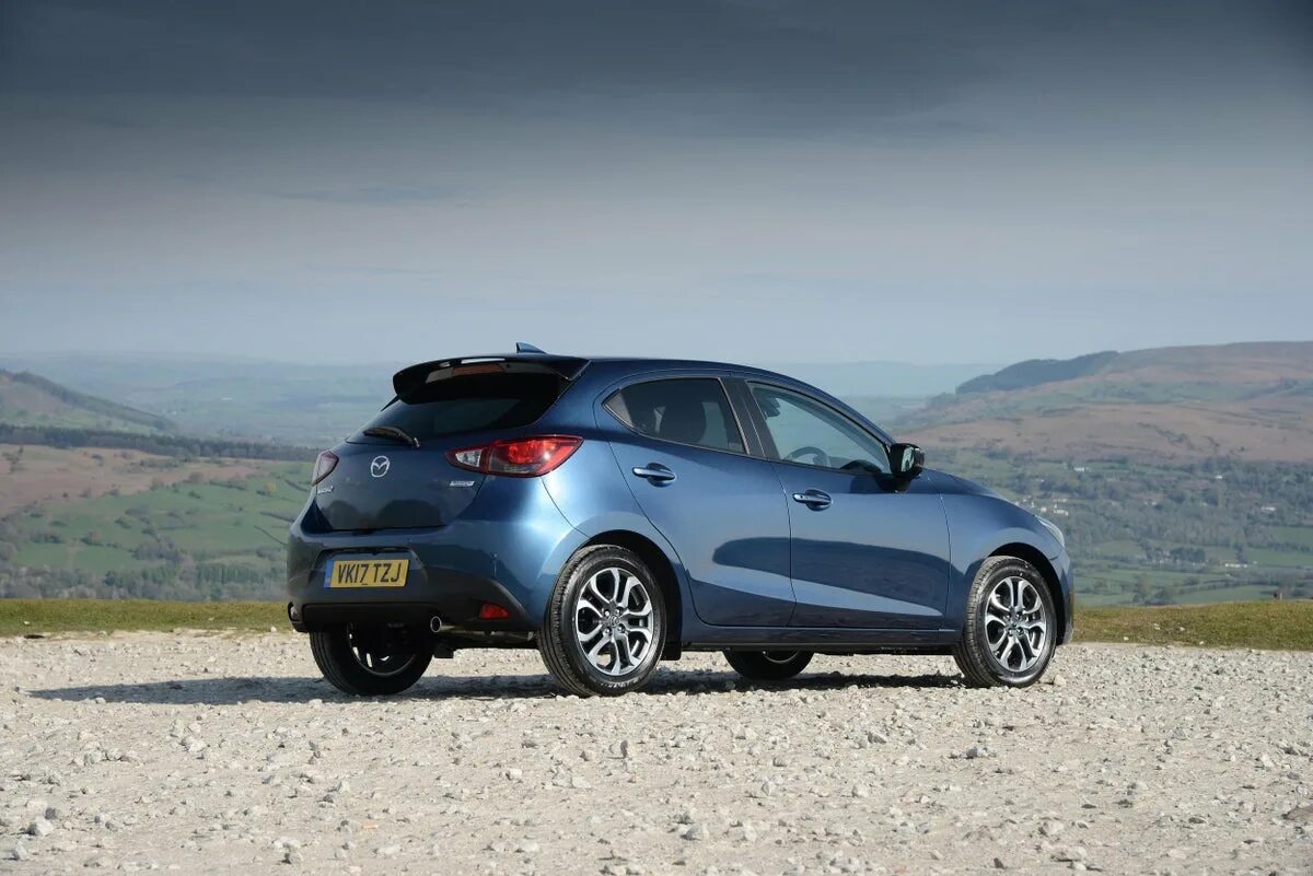 Мазда 2 механика. Mazda 2. Mazda 2 2015. Mazda gt2. Mazda 2 хэтчбек.