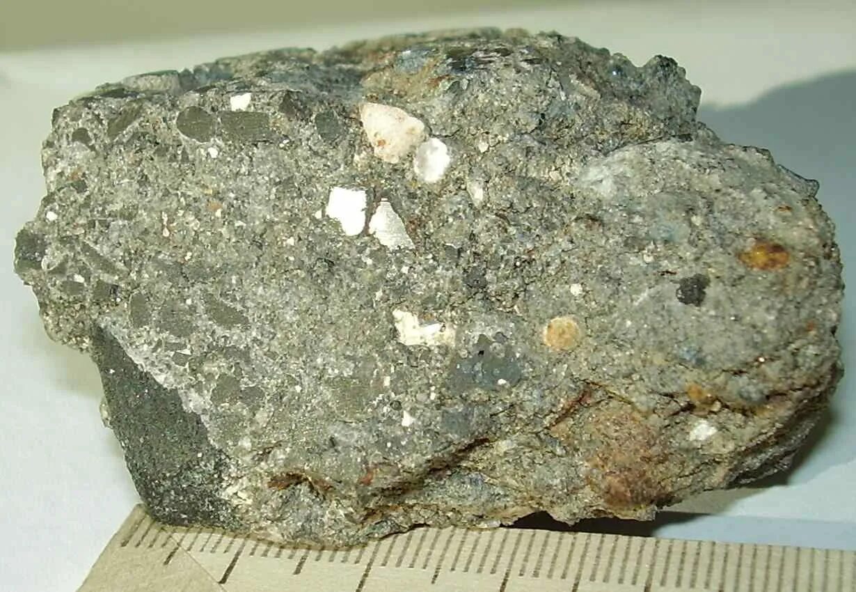 Метеорит гомель. Нортон каунти метеорит. метеорит брекчия. анортит брекчия. лунная брекчия.